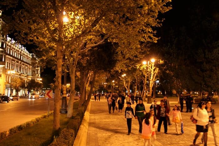 Baku Boulevard at night